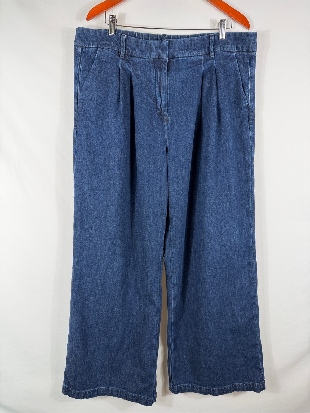 American Eagle Trouser. Wide-Leg Jeans in Denim Blue Wash. Womens Size 16 Long